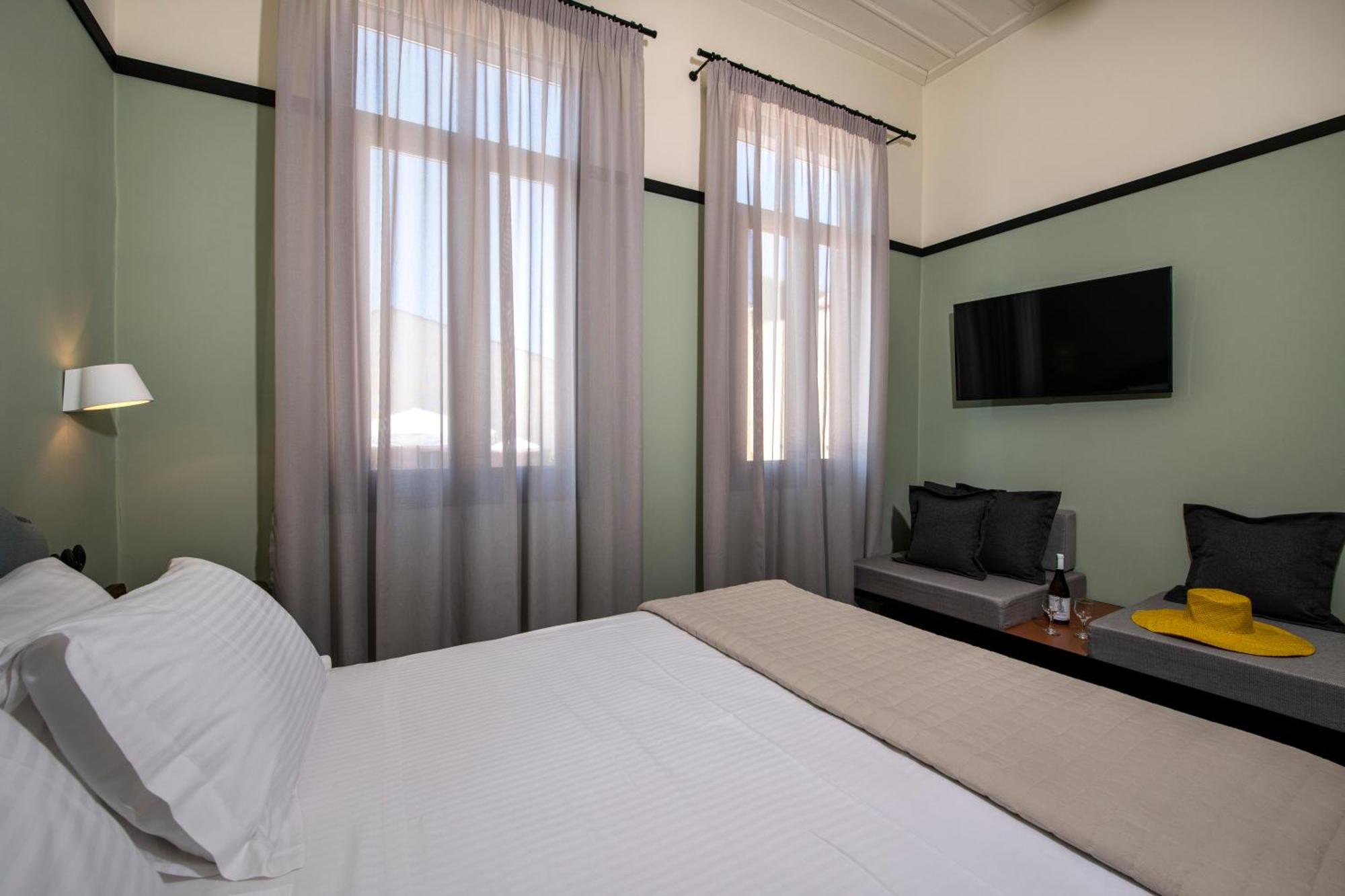 Hotell Mosaic Venetian Harbour *
